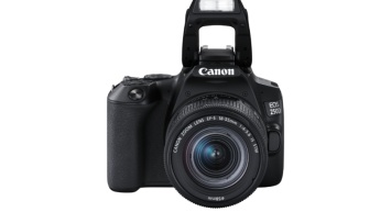 Canon EOS 250D: легкая камера с поворотным экраном