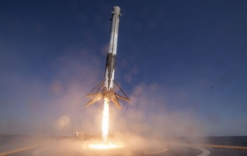 SpaceX повторно перенесла запуск тяжелой ракеты Falcon Heavy