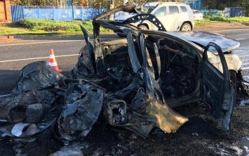 Сгоревший в Усть-Лабинском районе автомобиль попал на видео