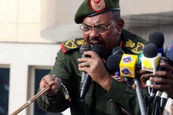 Президент Судана, который руководил страной почти 30 лет, ушел в отставку