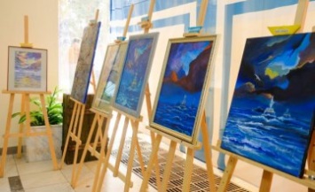 В Днепропетровской ОГА открыли выставку картин в поддержку пленных моряков (ФОТОРЕПОРТАЖ)
