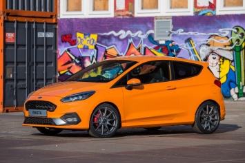 Хот-хэтч Ford Fiesta ST обзавелся спецверсией Perfomance Edition