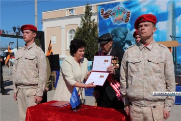 В Керчи прошла церемония спецгашения конверта, посвященного 75-летию освобождения Крыма