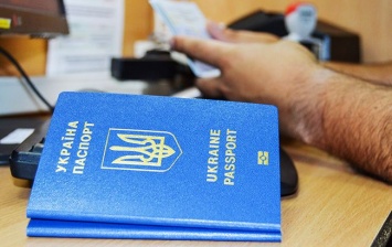 В Украине приостановили выдачу биометрических паспортов