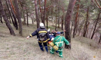 В Тернопольской области студентка упала со стены крепости, девушку транспортировали спасатели