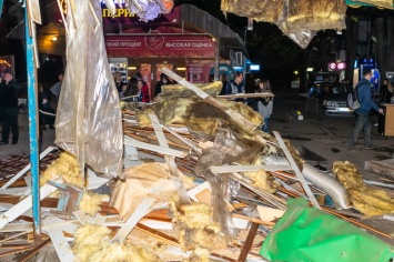 В Днепре коммунальщики разгромили кафе «Любава»