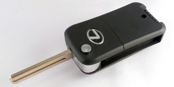 Водитель депутата потерял ключи от его Lexus во время драки