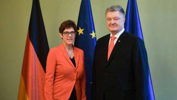 Петр Порошенко обсудил ситуацию на Донбассе с немецкими парламентариями