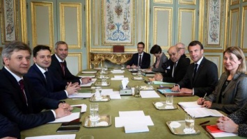 Президент Франции провел встречу с Зеленским