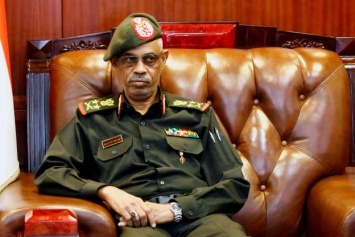 Лидер госпереворота в Судане ушел в отставку