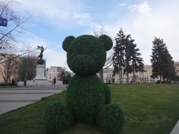 В Харькове появился необычный медведь (фото)