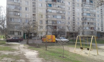 Взорвать газ и выброситься из окна. Женщина устроила переполох в многоэтажке под Харьковом (фото)
