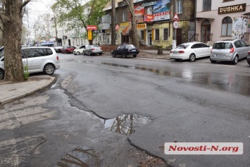 Центр Николаева заливает водой - по главной улице текут ручьи