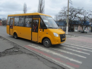 По Терновке курсируют пустые автобусы, - это признак роскоши или расточительства?