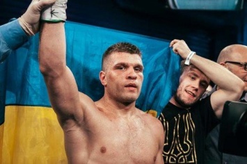 Николаевский боксер Деревянченко победил Кулкая, став претендентом на звание чемпиона мира