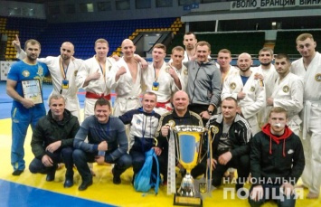 Николаевские правоохранители привезли награды с соревнований по рукопашному бою