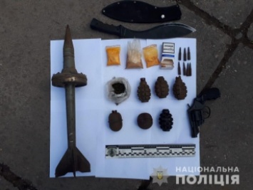 В Мелитопольском районе во время обыска нашли схрон оружия