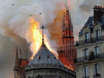 Пожар в соборе Парижской Богоматери: знаменитый храм до и после трагедии (фото, видео)