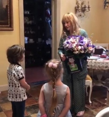 «Мама для галочки?»: Дети Пугачевой не испытывают счастья рядом с мамой - Фанаты