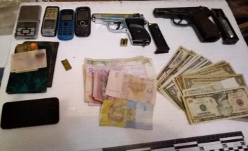 Полиция задержала в Херсоне наркоторговцев с 3 000 доз амфетамина на 500 000 гривен (фото)