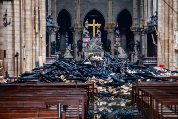 Пожар в соборе Парижской Богоматери расследуют как случайное возгорание