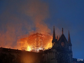Журналистка Звиняцковская о тушении собора Парижской Богоматери: Все в панике и безумии, но пожарные знали все