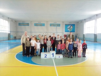 В Павлограде полсотни детей соревновались в умении играть в теннис