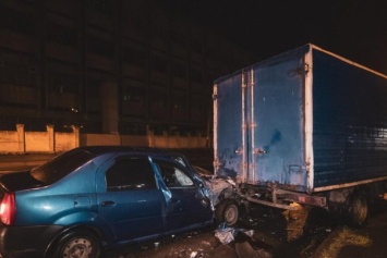 ДТП в Киеве: таксист спровоцировал аварию и сбежал (видео)
