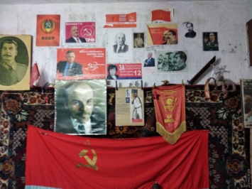 Устроил дома музей: в Одессе задержали поклонника Сталина и Путина