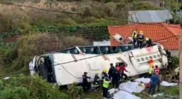 В Португалии разбился туристический автобус, 28 погибших