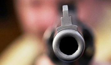 В Мариуполе мужчина выстрелил жене в голову