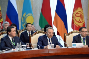 "Коммерсантъ": Назарбаев может получить еще один титул