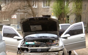 В Днепре грабители на Opel протаранили несколько авто и сбили полицейского