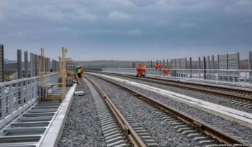 В России анонсировали запуск пробного поезда по Керченскому мосту