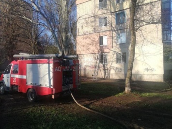 В Кривом Роге на пожаре в многоэтажке спасли 7 человек - 4 доставлены в больницы, 4-летний ребенок в тяжелом состоянии