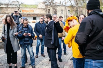 Депутата облили непонятной жидкостью в Одессе: полиция задержала двух человек, - ФОТО
