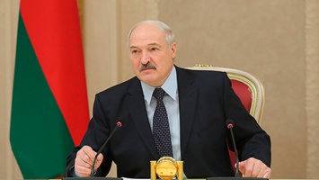 Лукашенко предлагает выборы в ноябре и без «дури» с анализами и стадионом