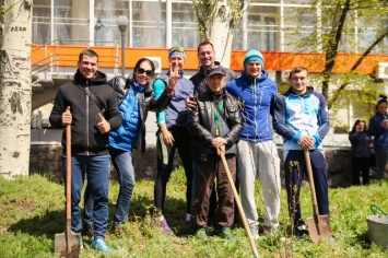 Спортсмены Днепропетровщины провели субботник ко Дню окружающей среды
