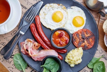 Ученые доказали, что плотный завтрак с молочными продуктами резко снижает риск инфаркта