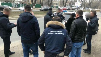 В Одессе будут судить директора института, который за $ 900 обещал не отчислять студента