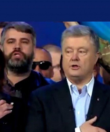 Видеоблогер Сергей: "За спиной Порошенко действительно я, но с ним лично не знаком"