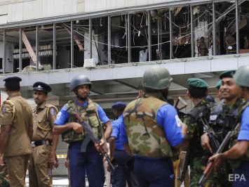 Взрывы на Шри-Ланке: Число жертв превысило 200 человек, задержаны семь подозреваемых