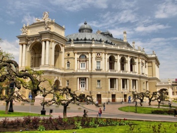 Позарились на святое: в Одессе заминировали Оперный театр