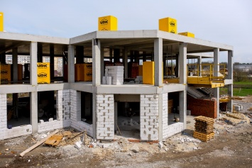 Как выглядит стройка нового корпуса начальной школы за 92 млн грн.?