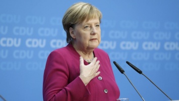 Меркель одной из последних поздравила Зеленского и пообещала Украине поддержку