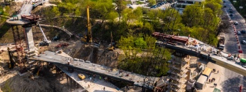 В Киеве строят пешеходный мост от Крещатого парка до Владимирской горки: как он выглядит сейчас