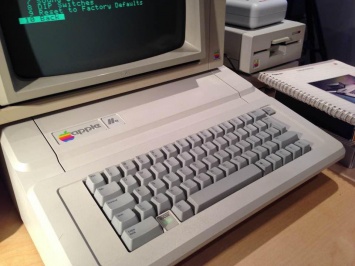 Случайно найденный гаджет от Apple заработал спустя 36 лет: фото