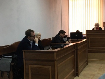 На суде по делу Бузины адвокаты обвиняемых националистов повздорили с судьями