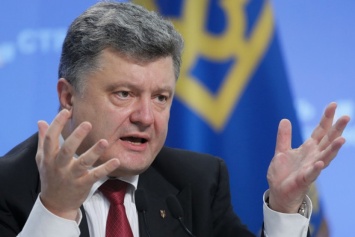 На президента Порошенко подал в суд судья Окружного админсуда Киева