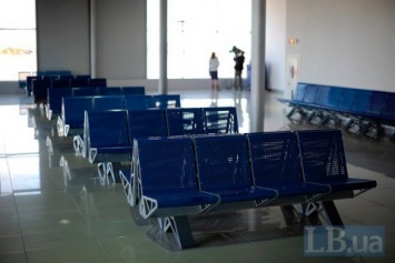 Аэропорт в Жулянах эвакуируют из-за сообщения о минировании